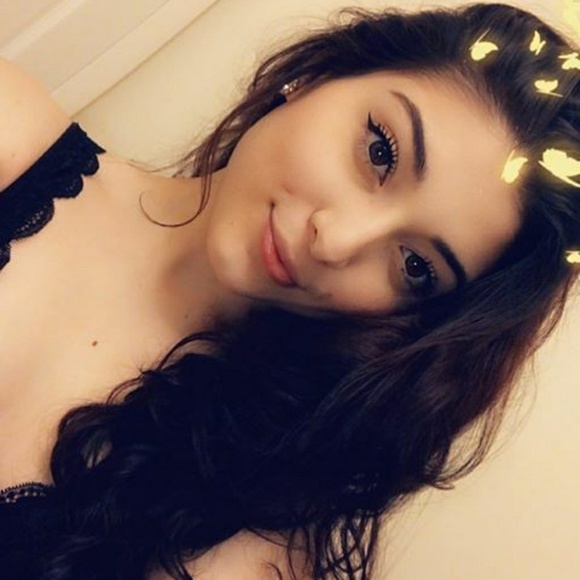 Meet your Posher, Maria - Picture 2 of 3